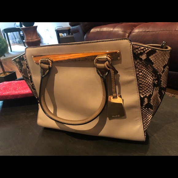 Purses - Picture 8 of 9